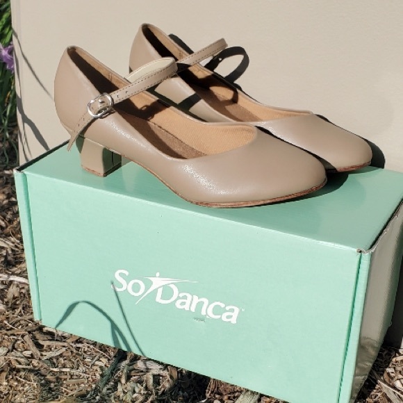 So Danca Tan Celine Ch50 1.5 character heel. - Picture 3 of 4